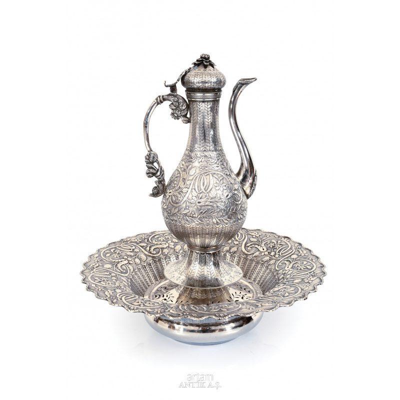 Tuğralı Leğen  Ibrik